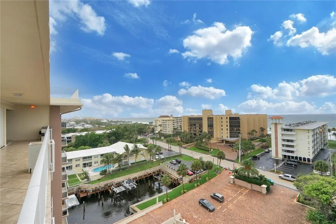 1160 Hillsboro Mile, #904