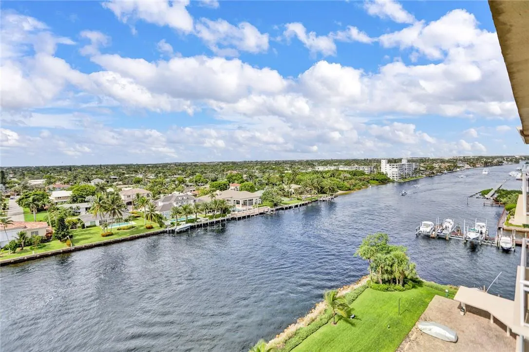 1160 Hillsboro Mile, #904