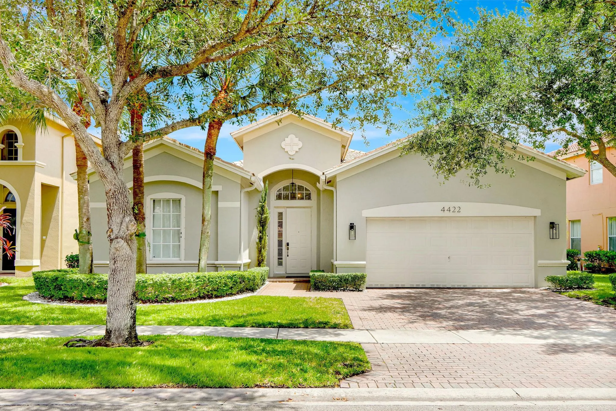 4422 Laurel Pl