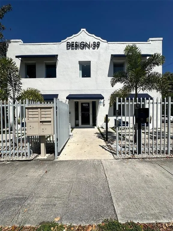 165 NW 39th St, #05