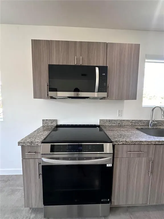 165 NW 39th St, #05