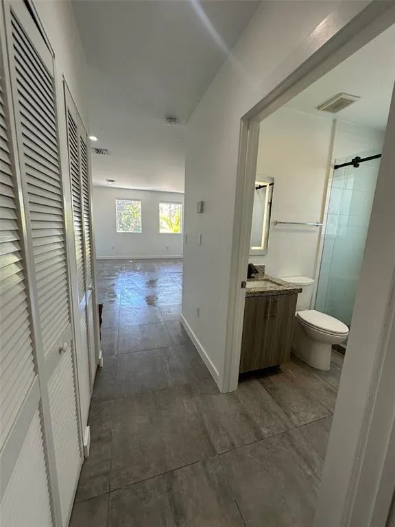 165 NW 39th St, #05
