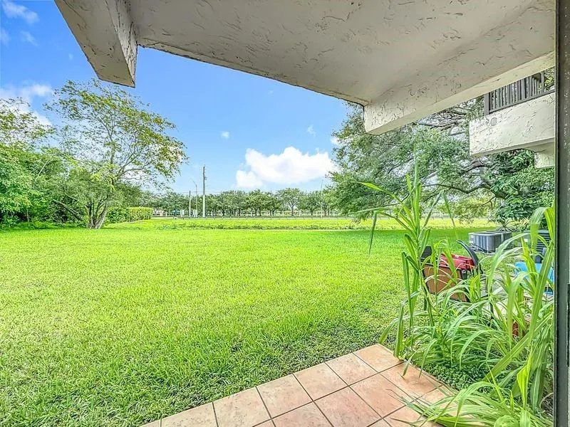 6061 SHAKERWOOD CIRCLE, #103