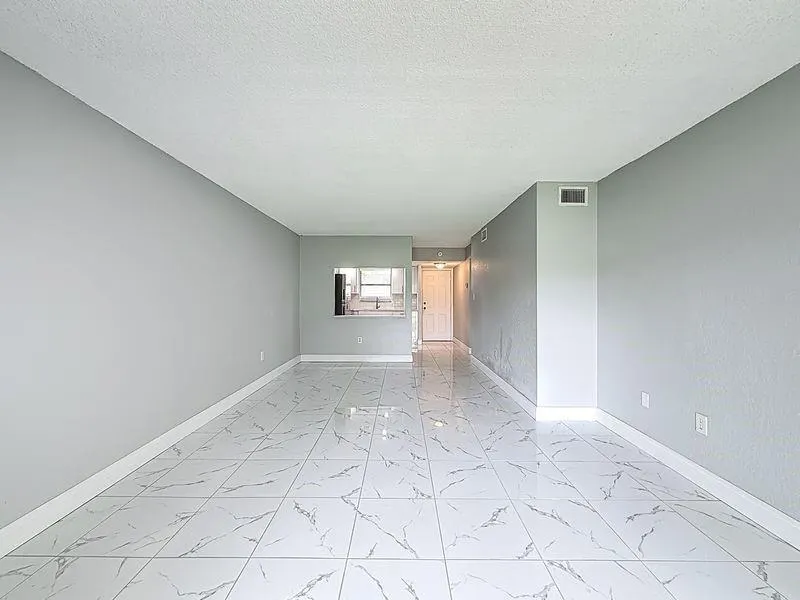 6061 SHAKERWOOD CIRCLE, #103