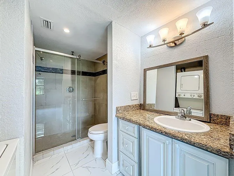 6061 SHAKERWOOD CIRCLE, #103