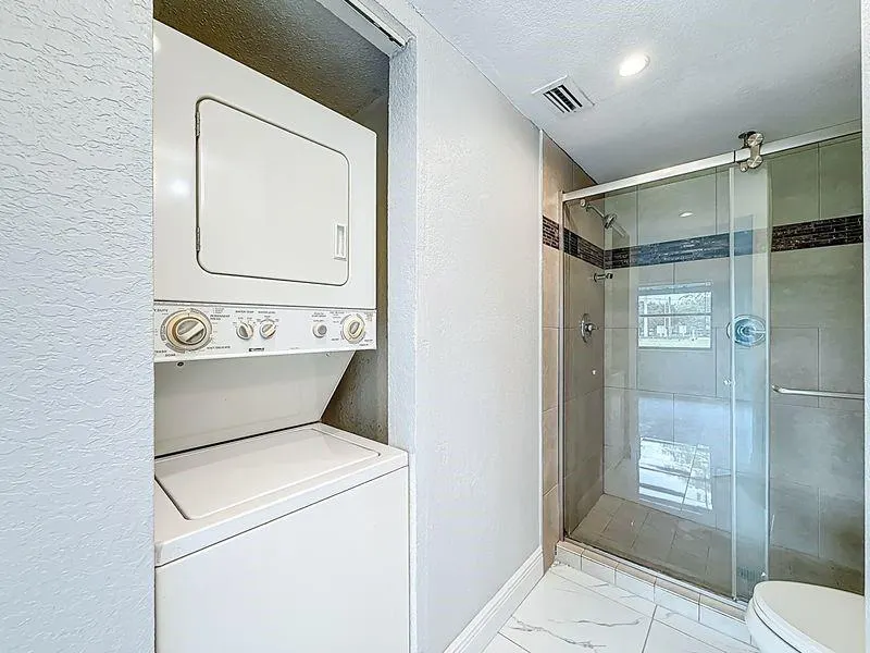 6061 SHAKERWOOD CIRCLE, #103