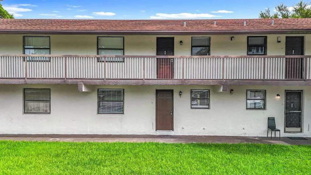 6061 SHAKERWOOD CIRCLE, #103