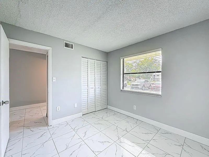 6061 SHAKERWOOD CIRCLE, #103