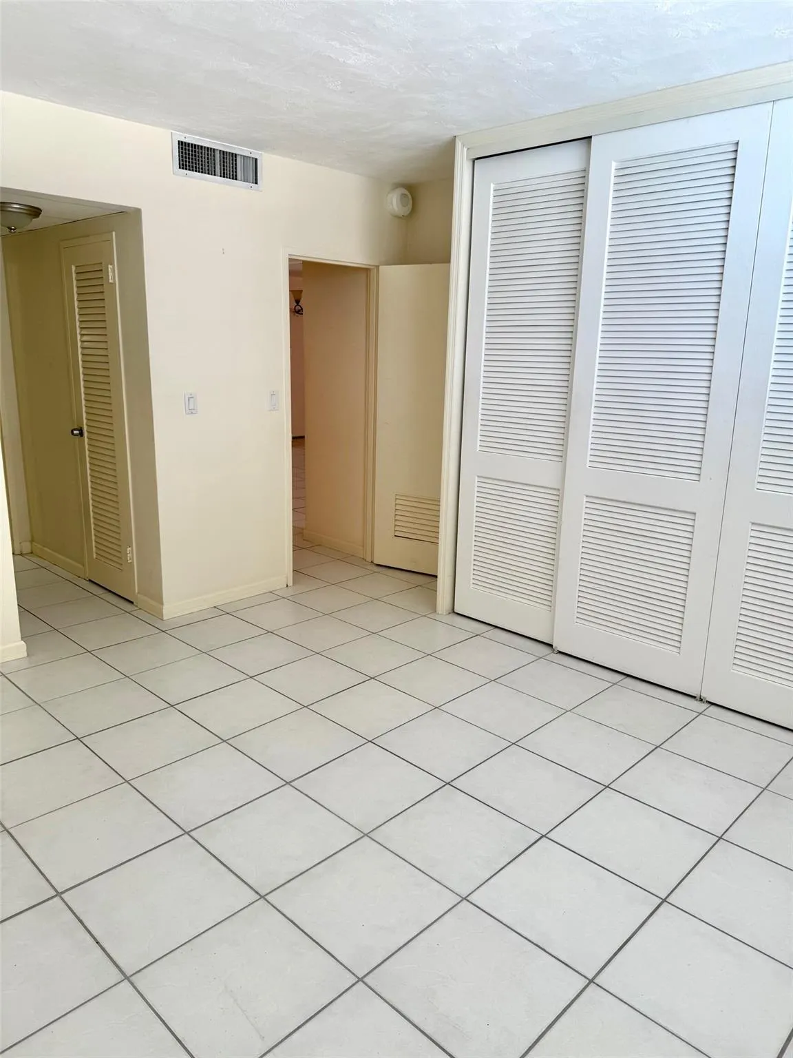 4250 Galt Ocean Dr, #6R