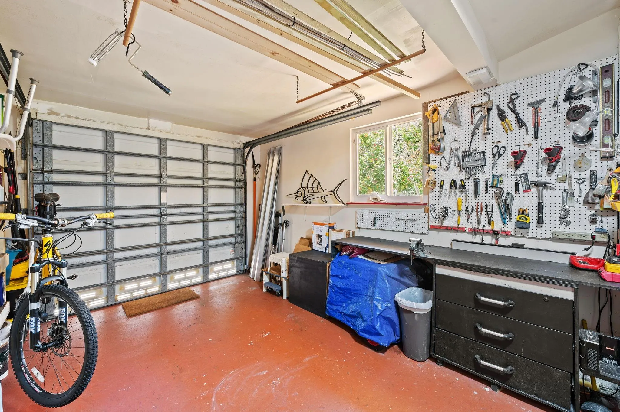 2443 Sugarloaf Ln
