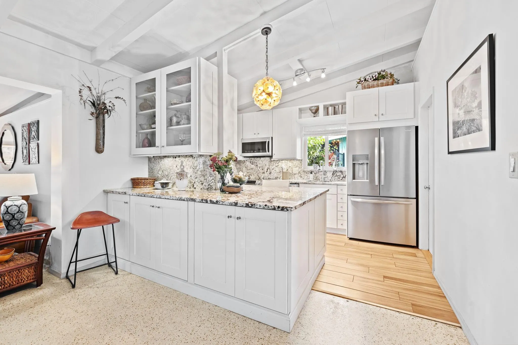 2443 Sugarloaf Ln