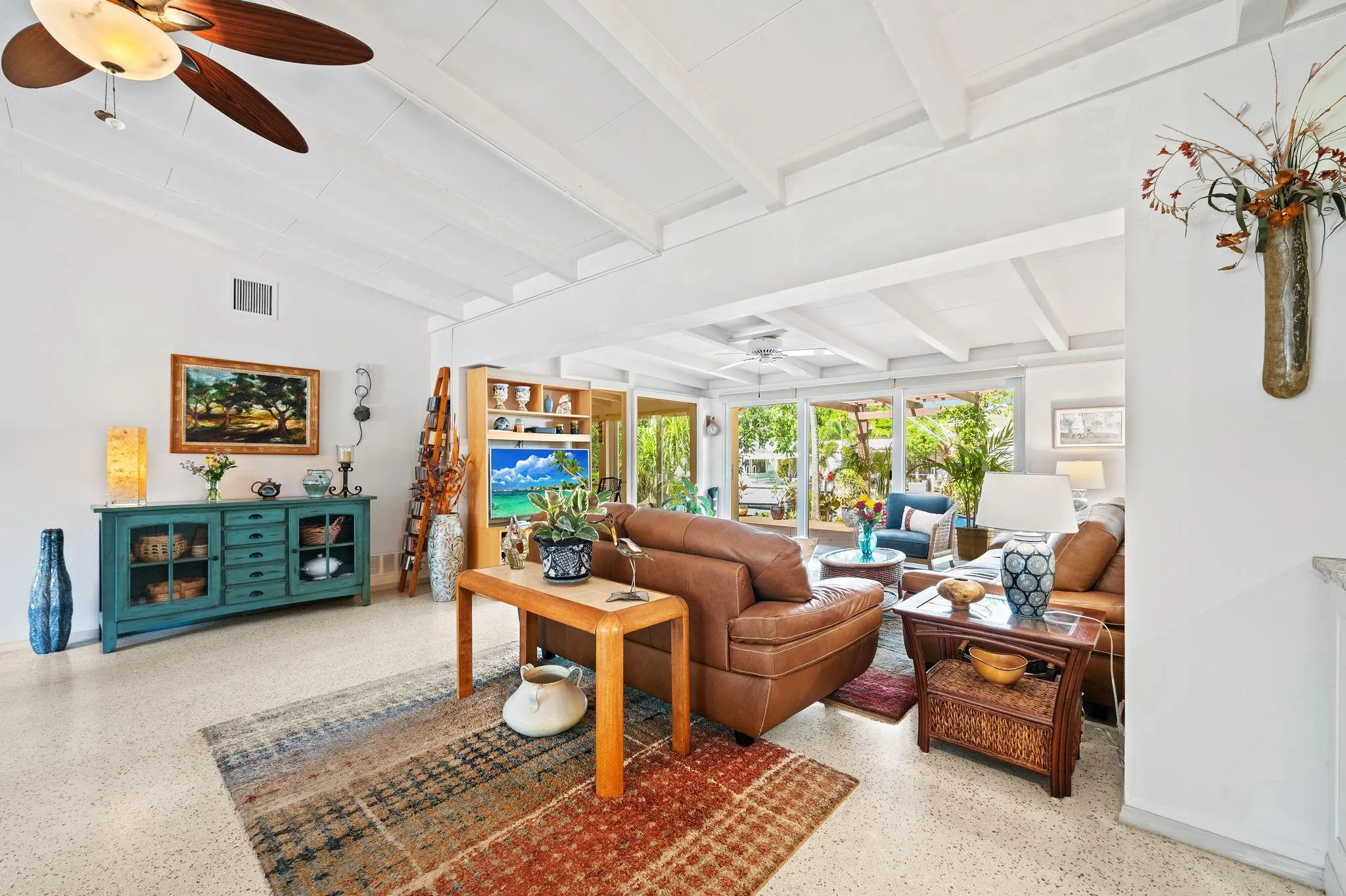 2443 Sugarloaf Ln