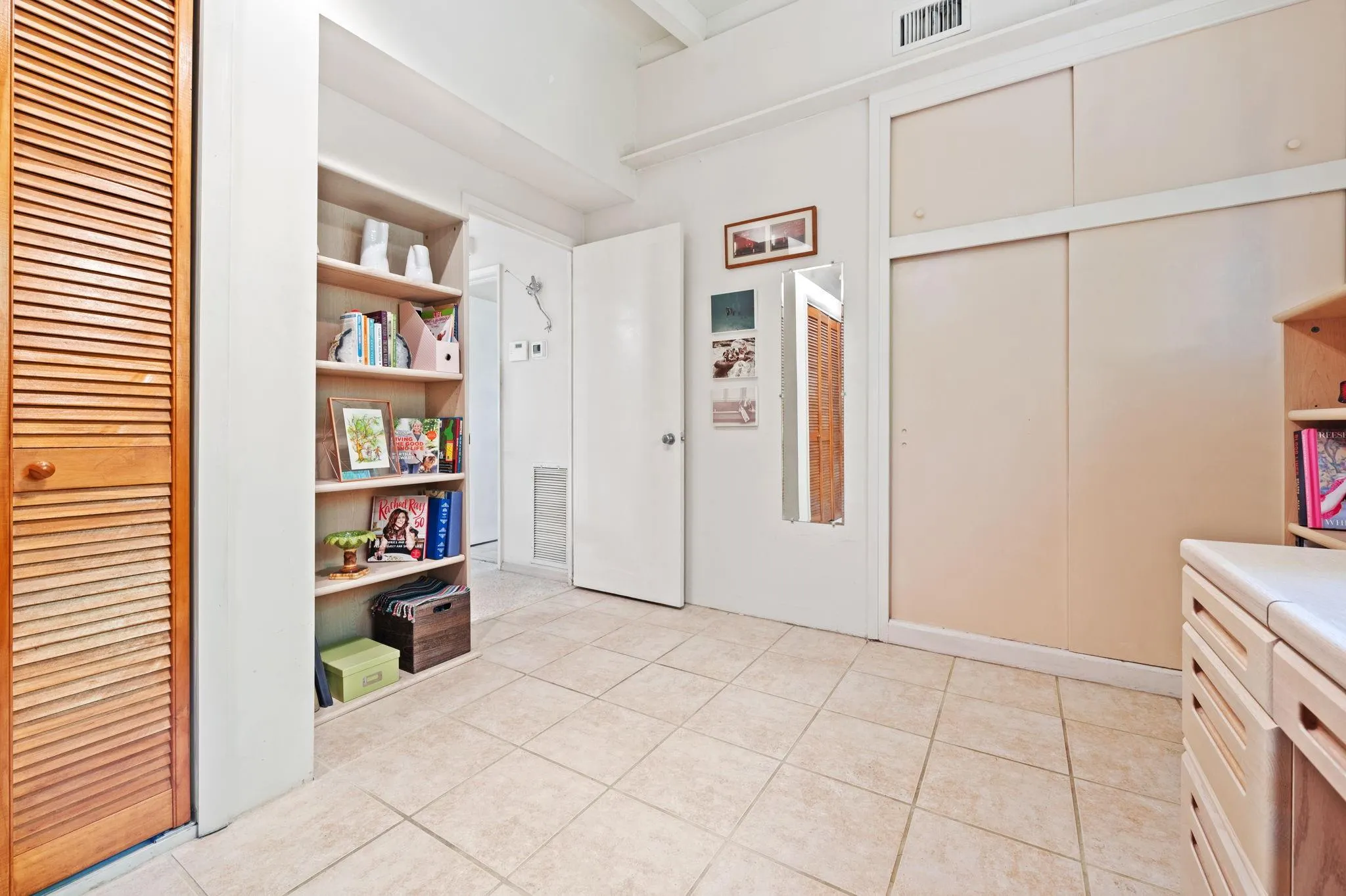 2443 Sugarloaf Ln