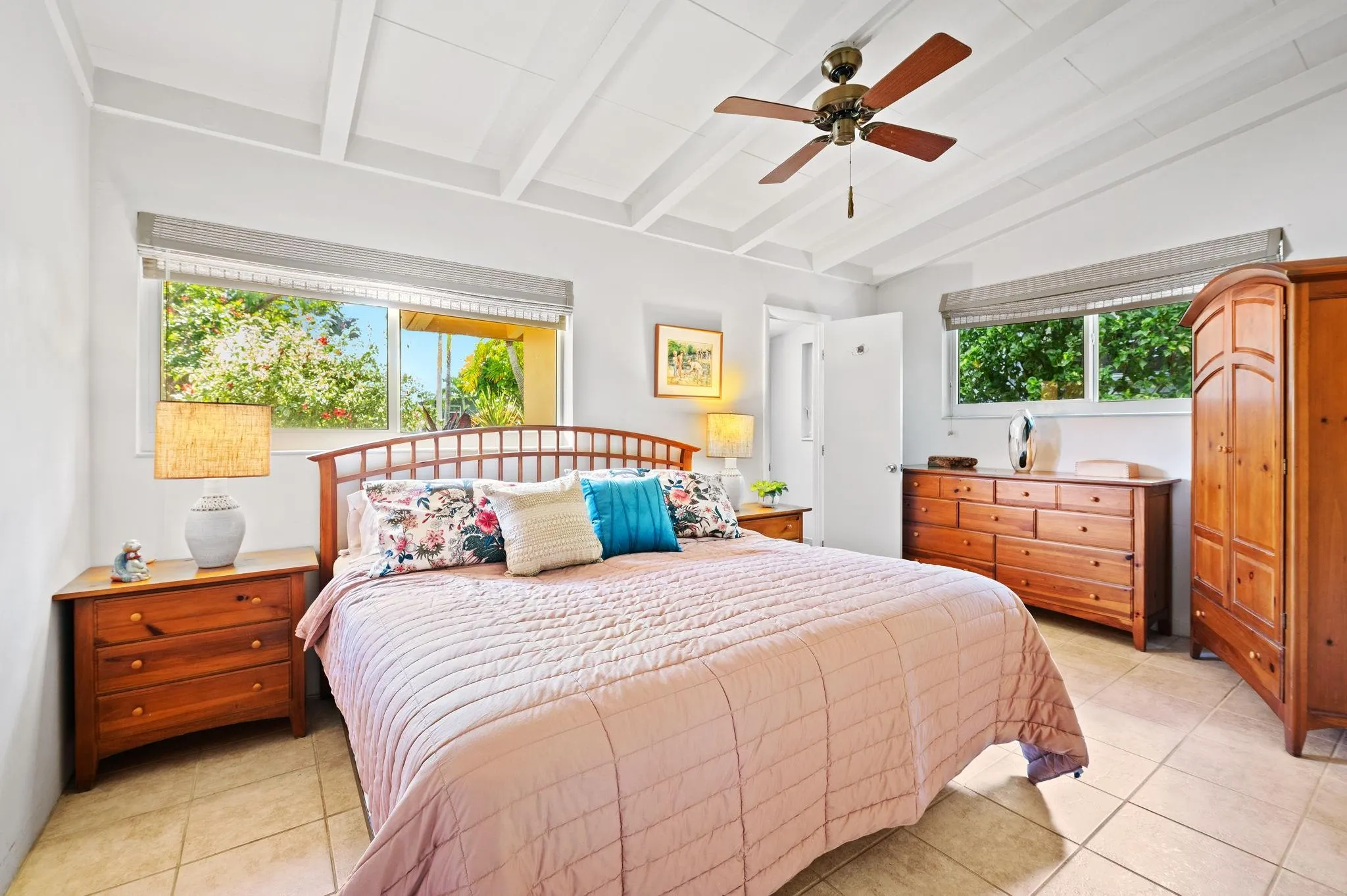 2443 Sugarloaf Ln
