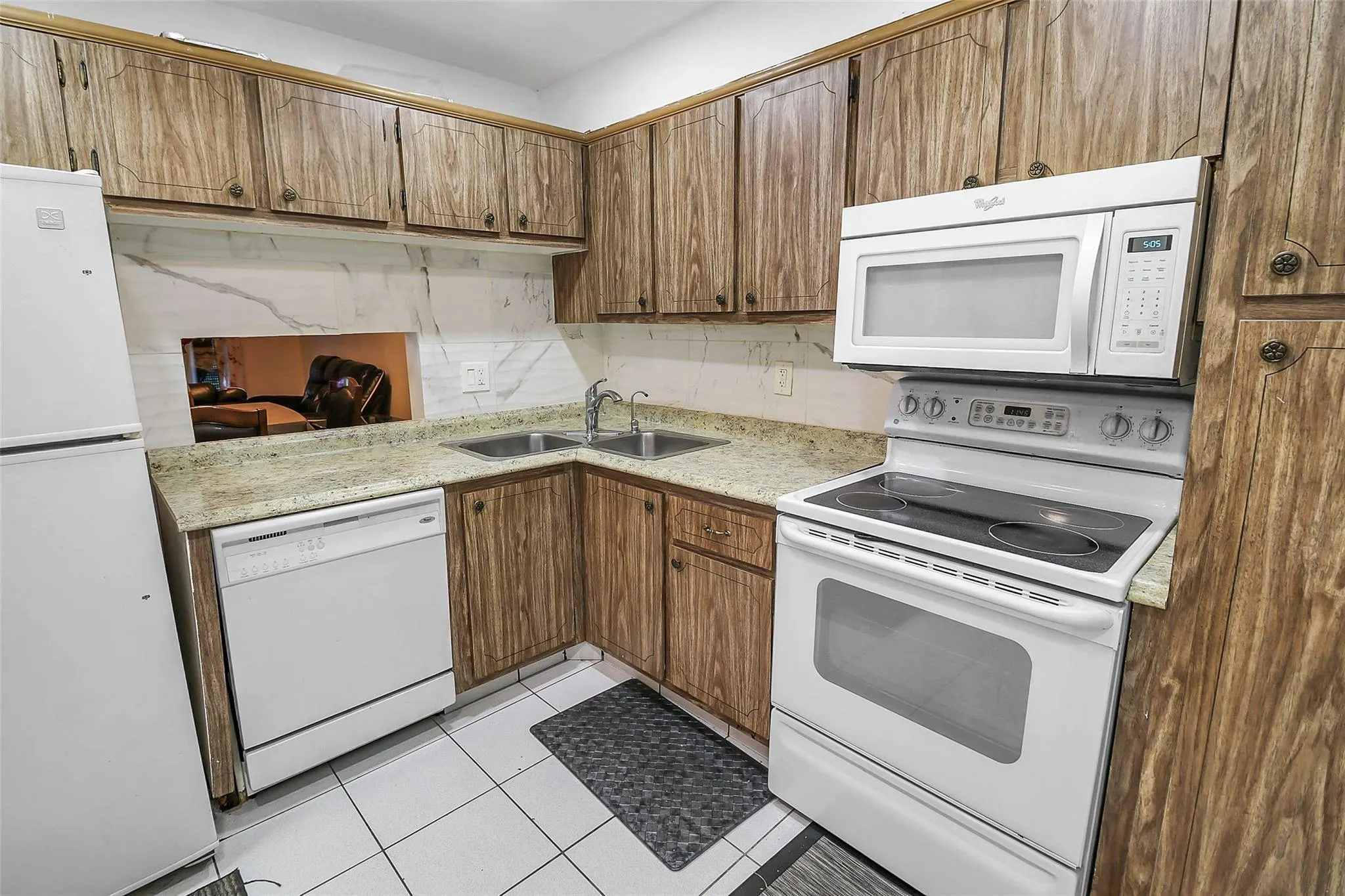 5495 NW 10th Ct, #203