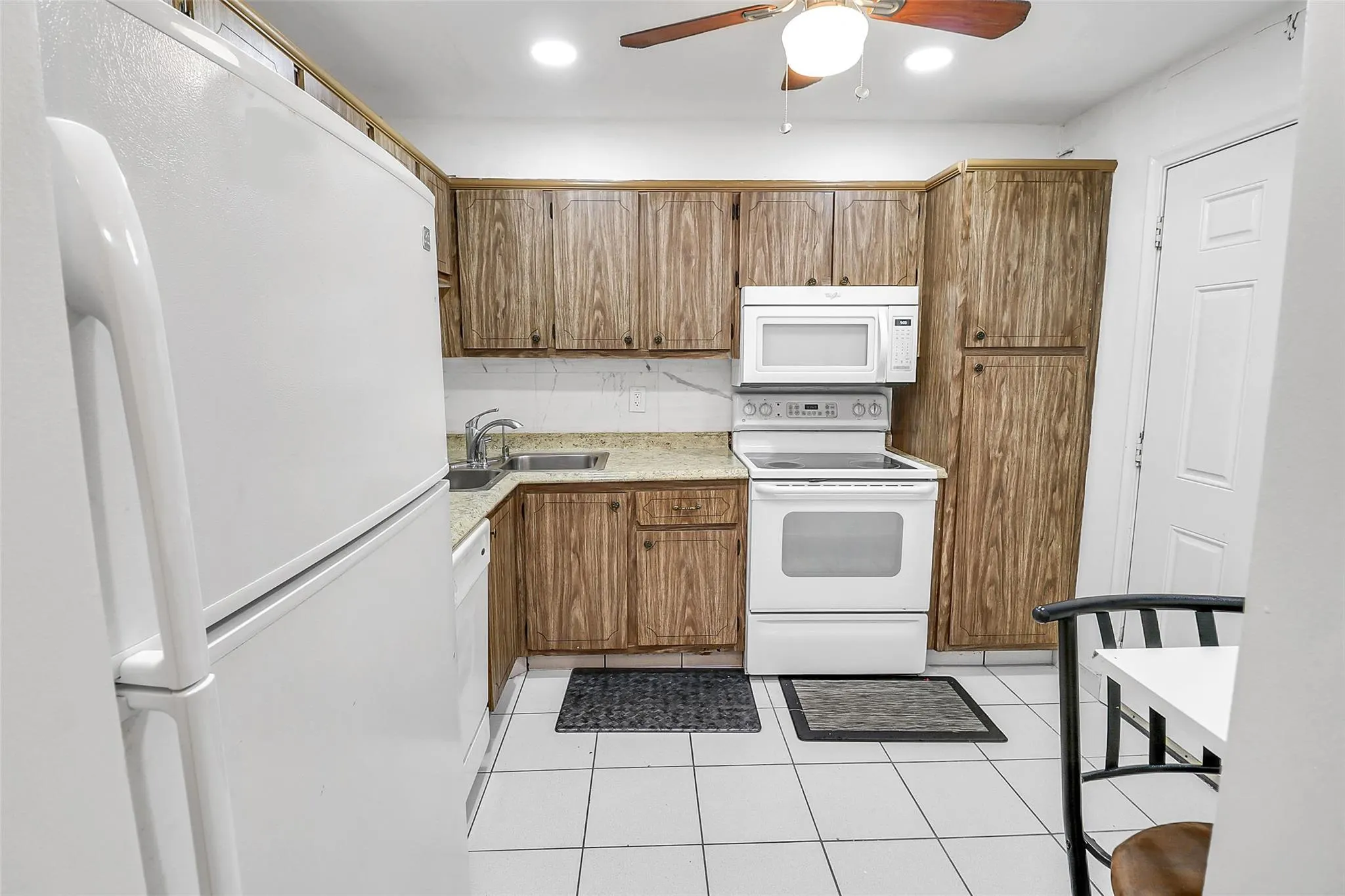 5495 NW 10th Ct, #203