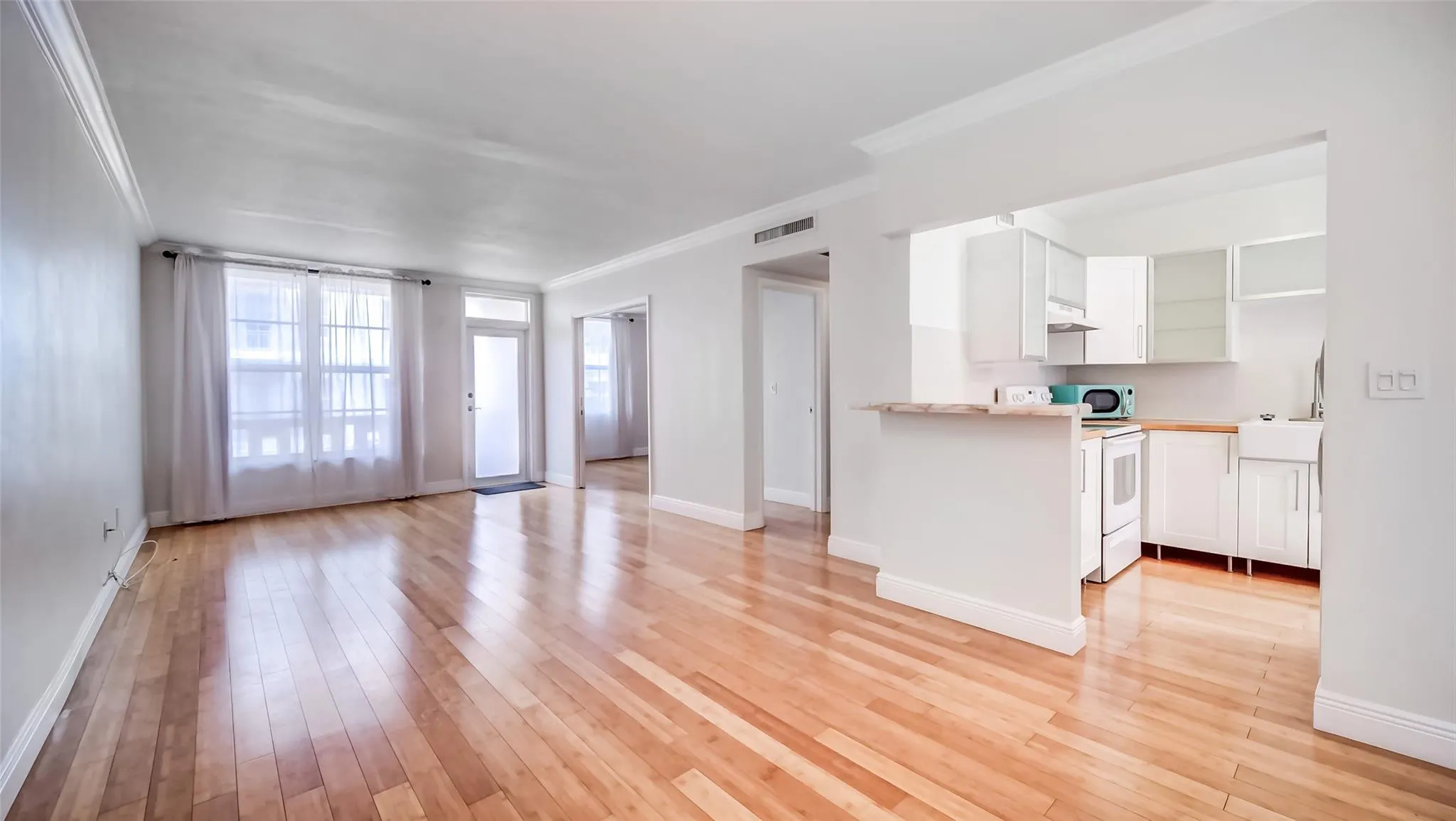 1150 Euclid Ave, #111