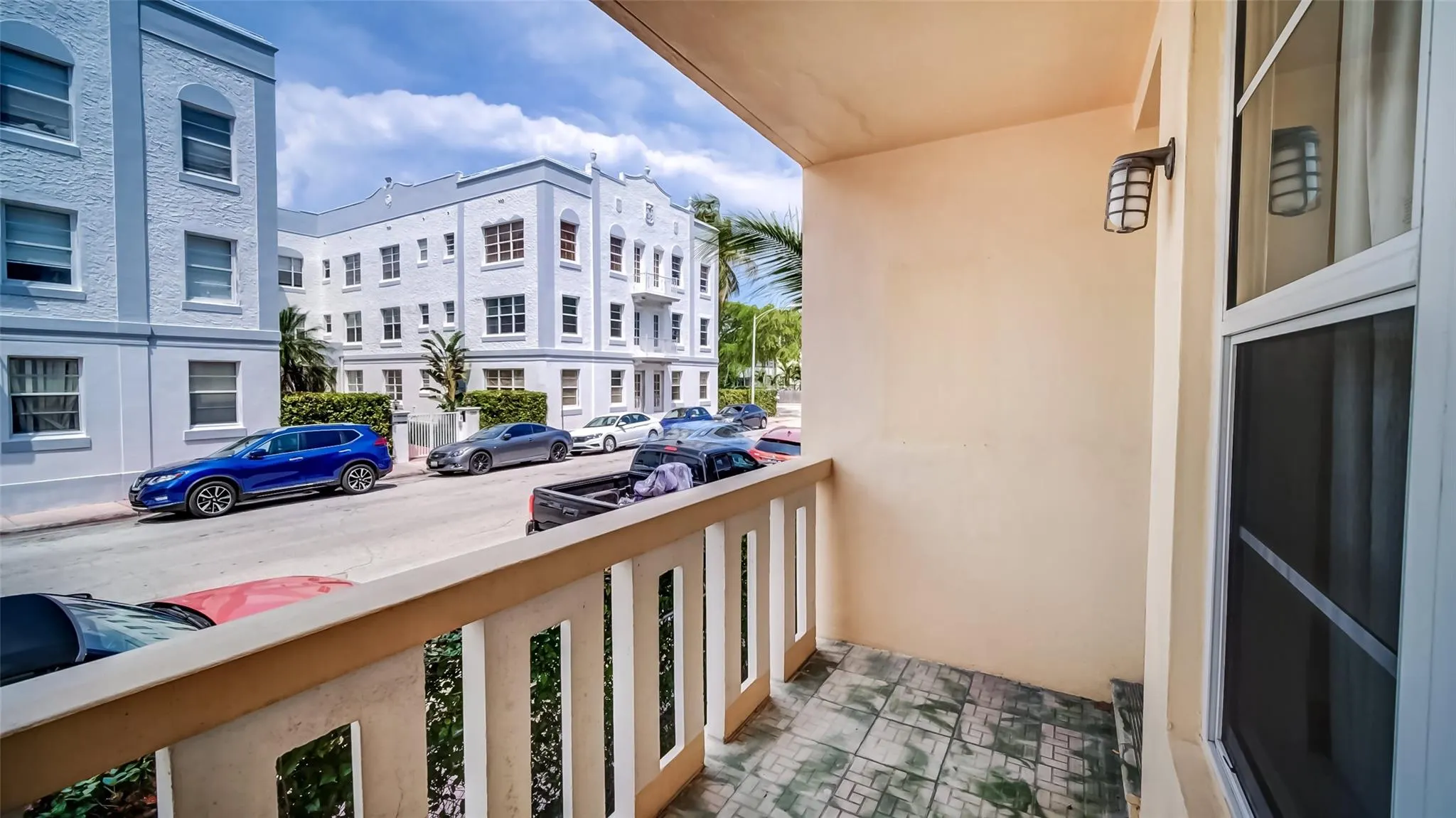 1150 Euclid Ave, #111