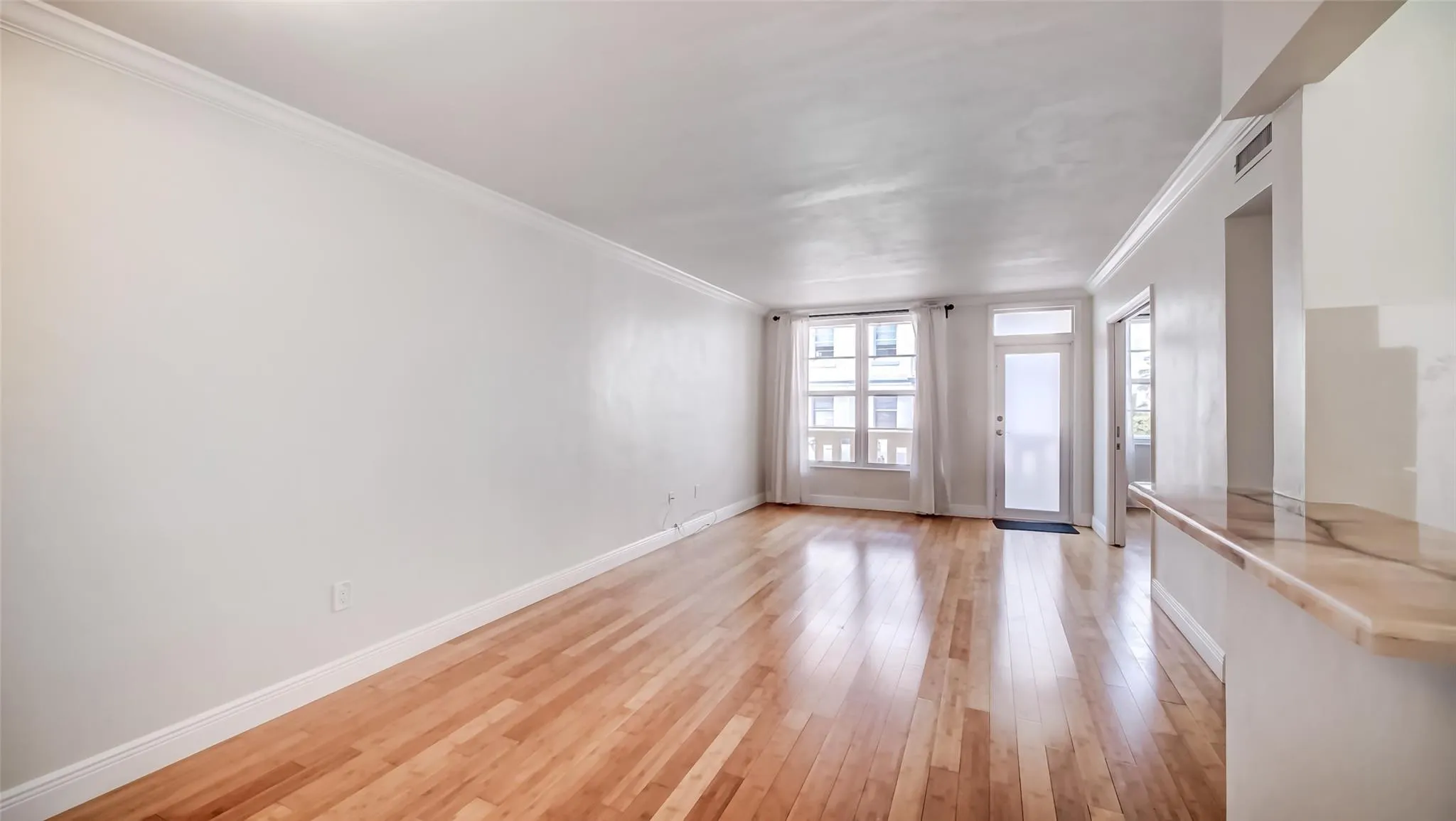 1150 Euclid Ave, #111