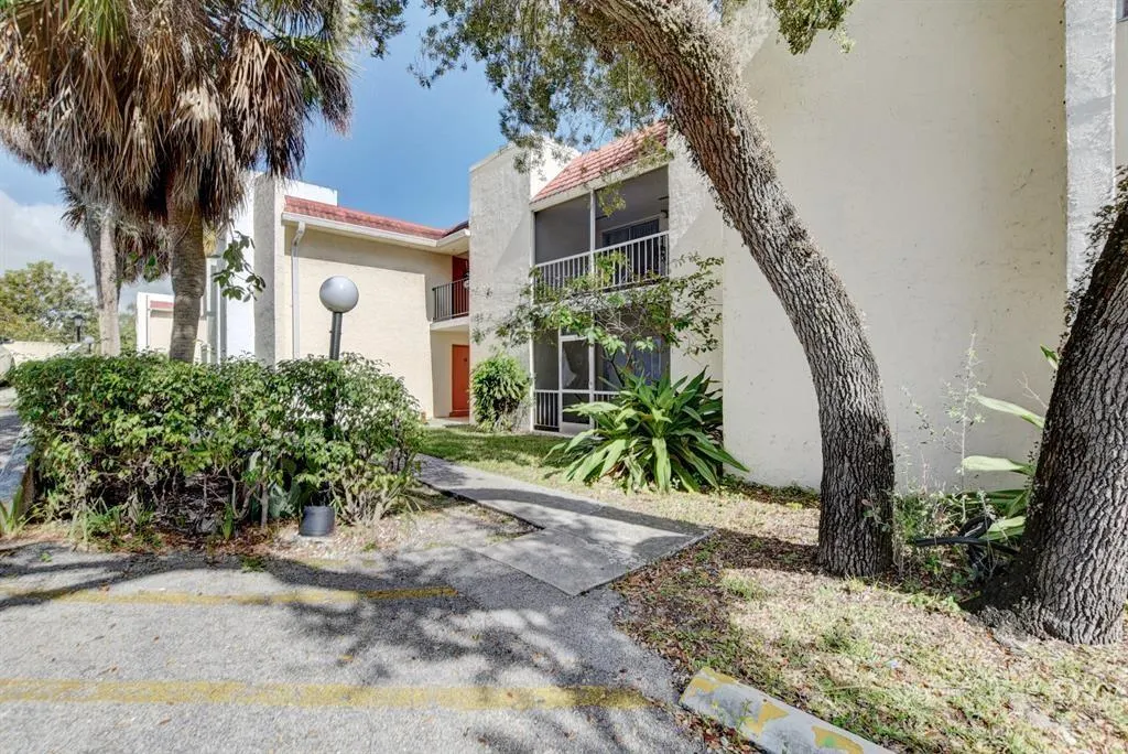 640 NW 13th St, #12