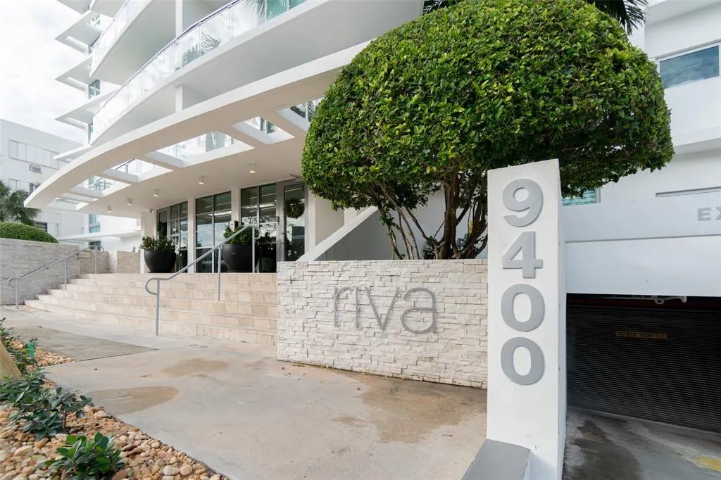 9400 W Bay Harbor Dr, #202