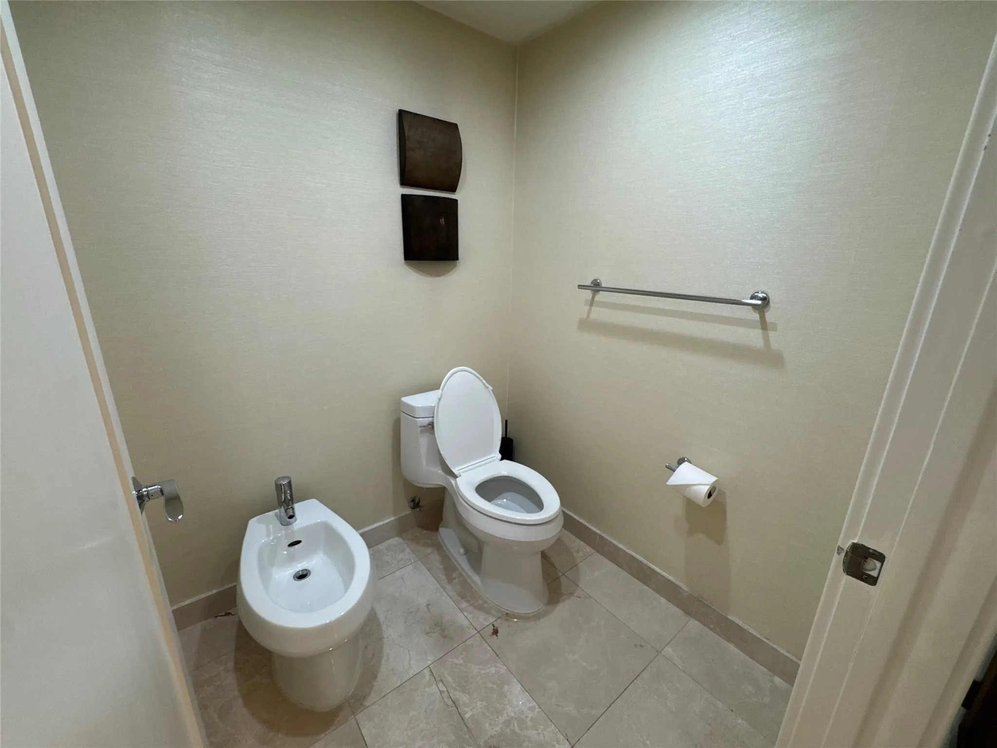 9400 W Bay Harbor Dr, #202