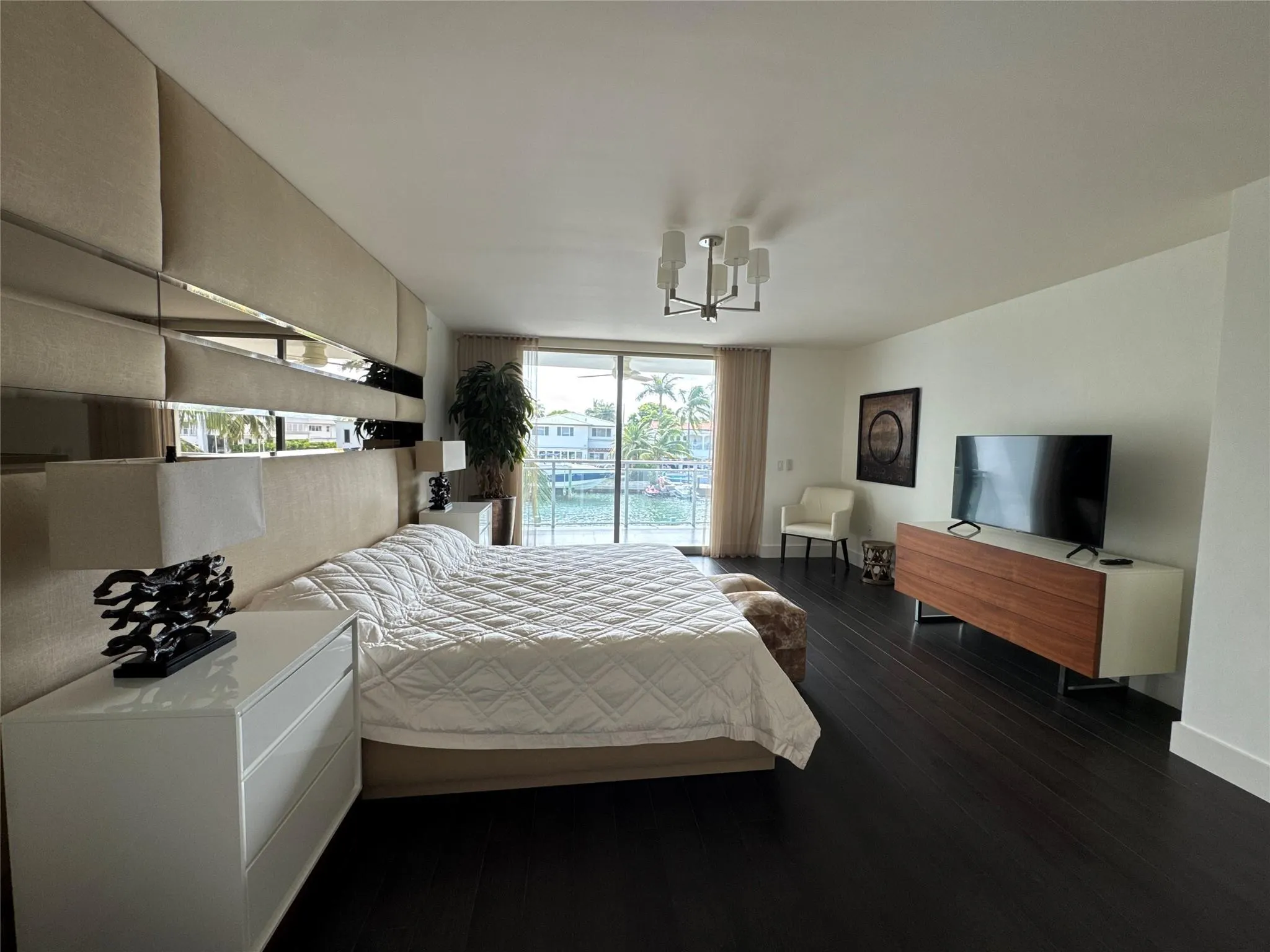 9400 W Bay Harbor Dr, #202
