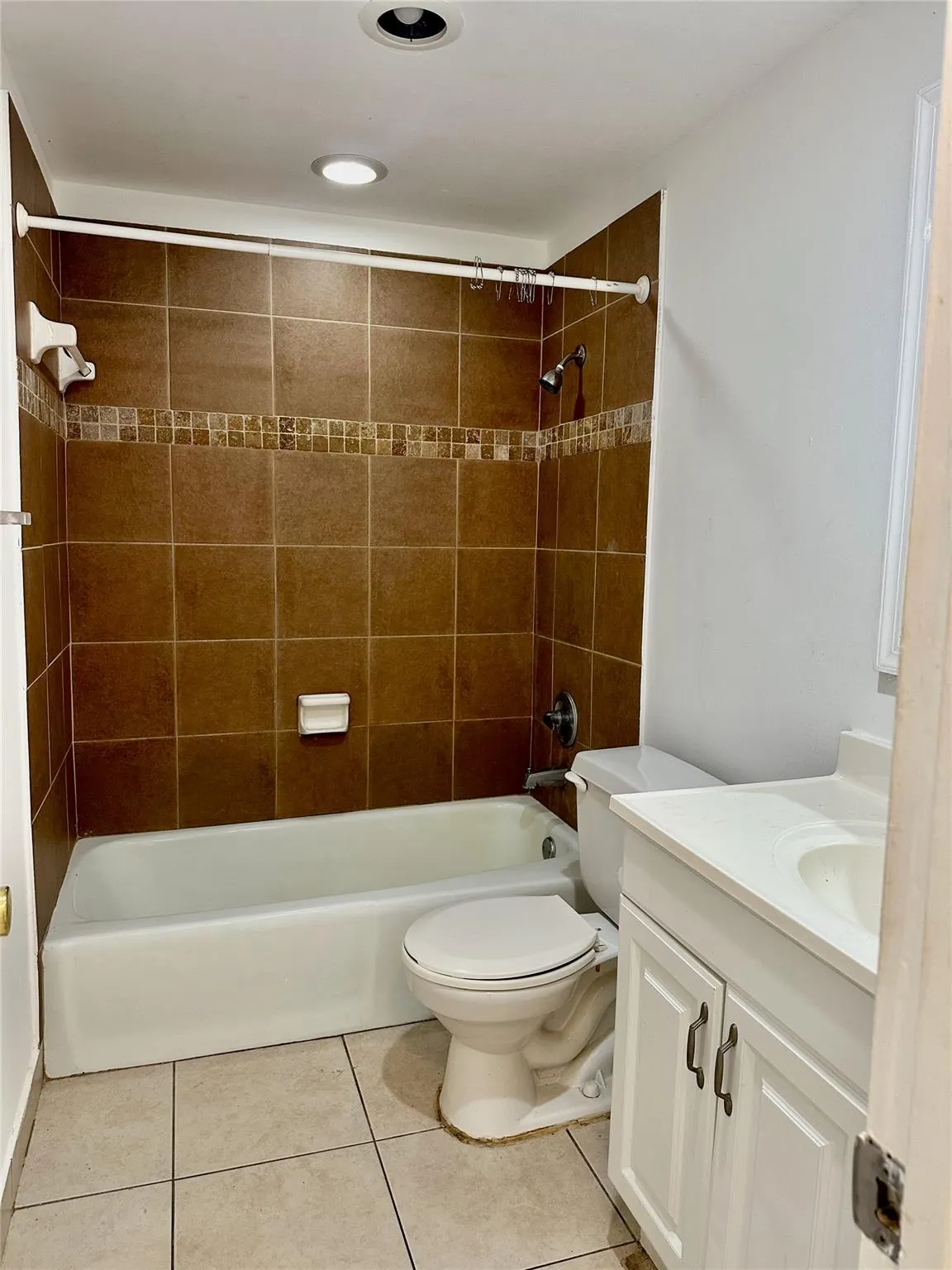 640 NW 13th St, #26