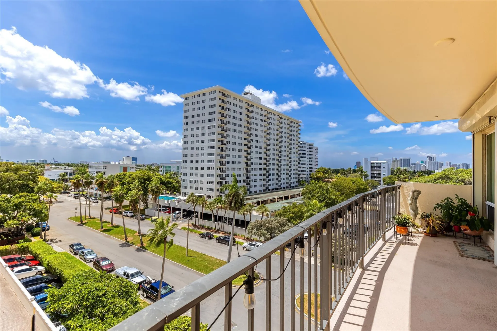 2500 E Las Olas Blvd, #609