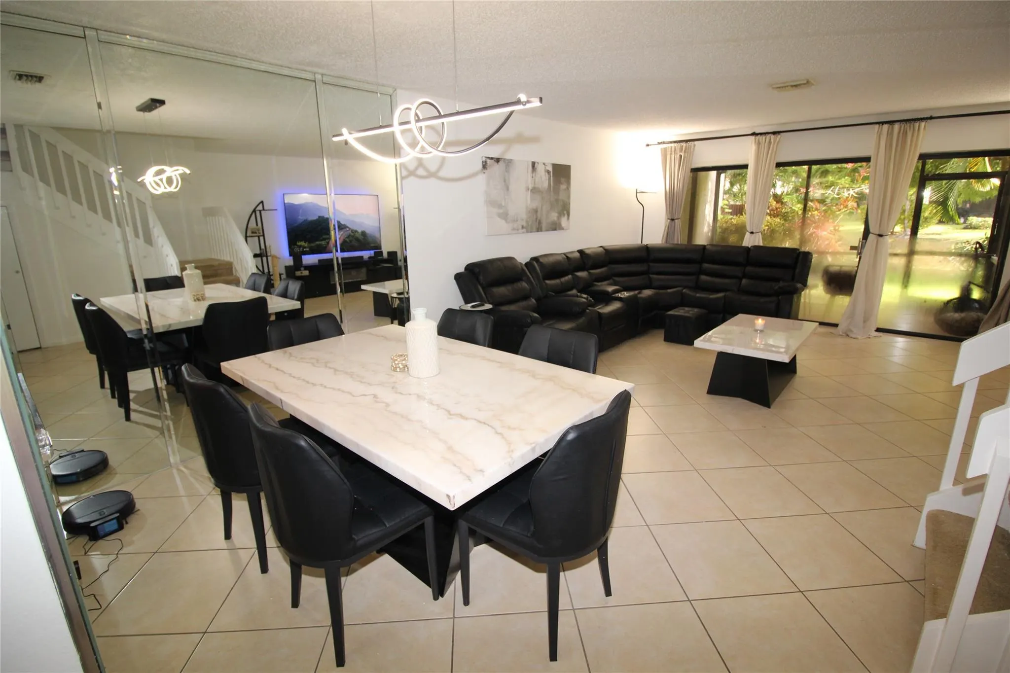 4360 Carambola Cir