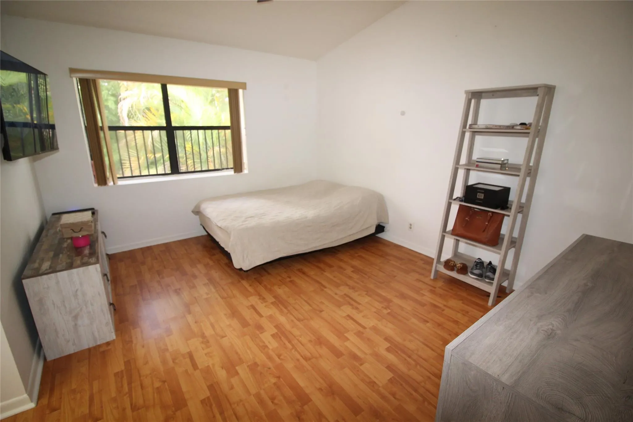 4360 Carambola Cir N.