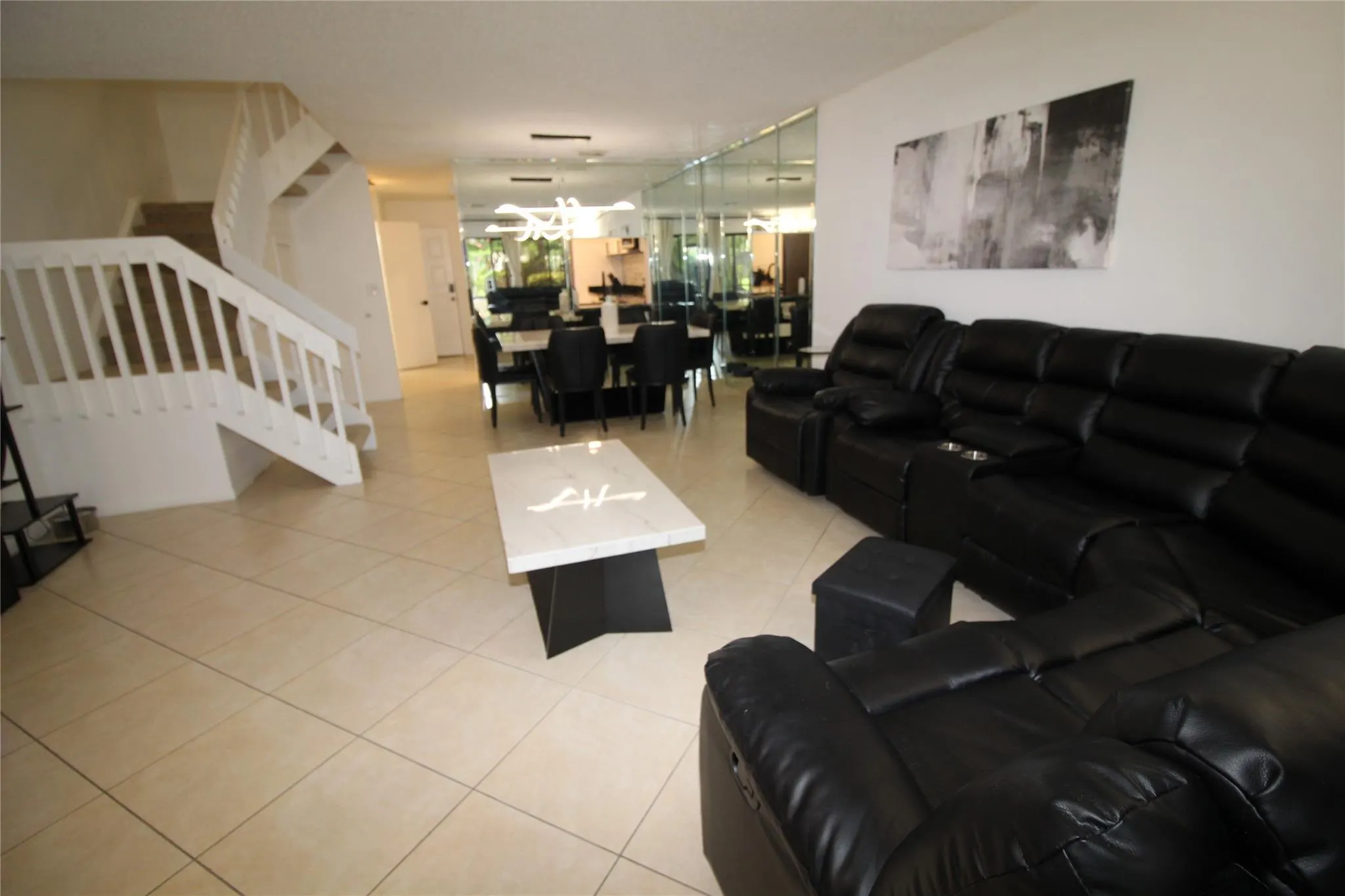 4360 Carambola Cir N.