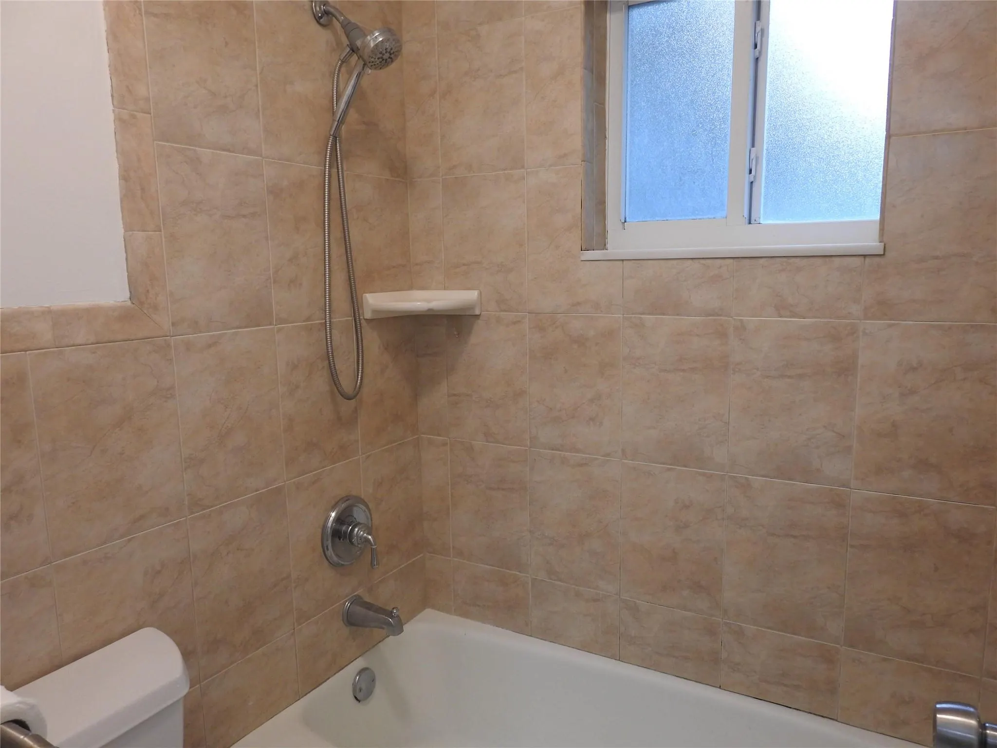 1311 NE 18th St, #202