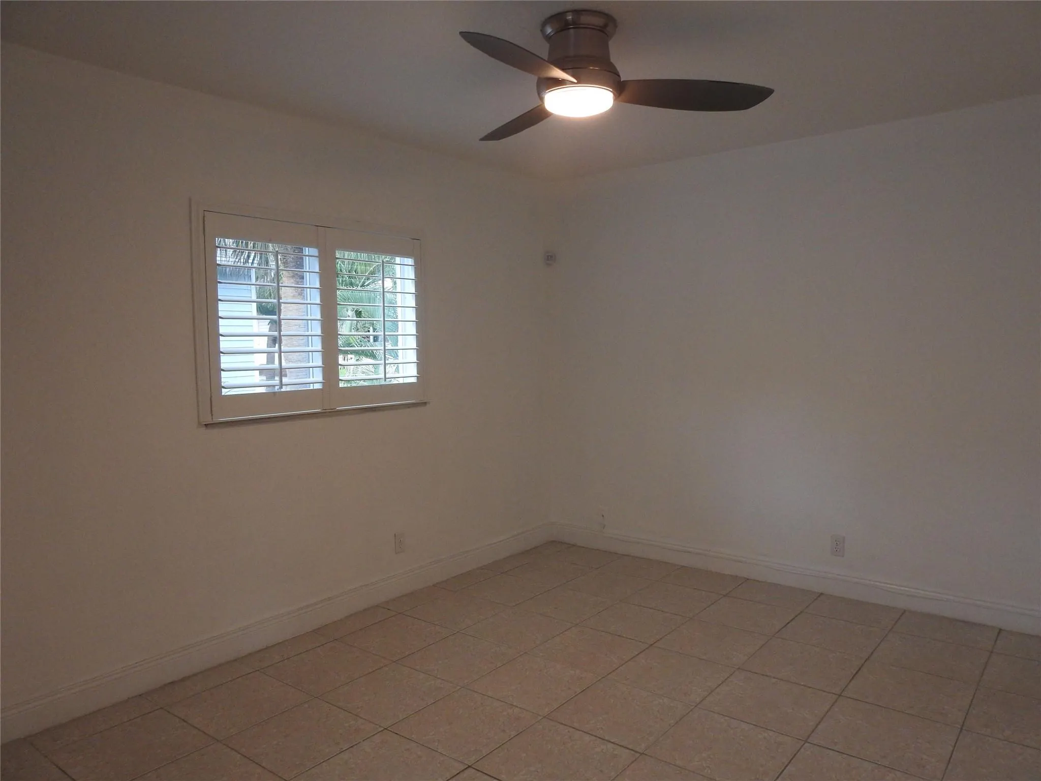 1311 NE 18th St, #202