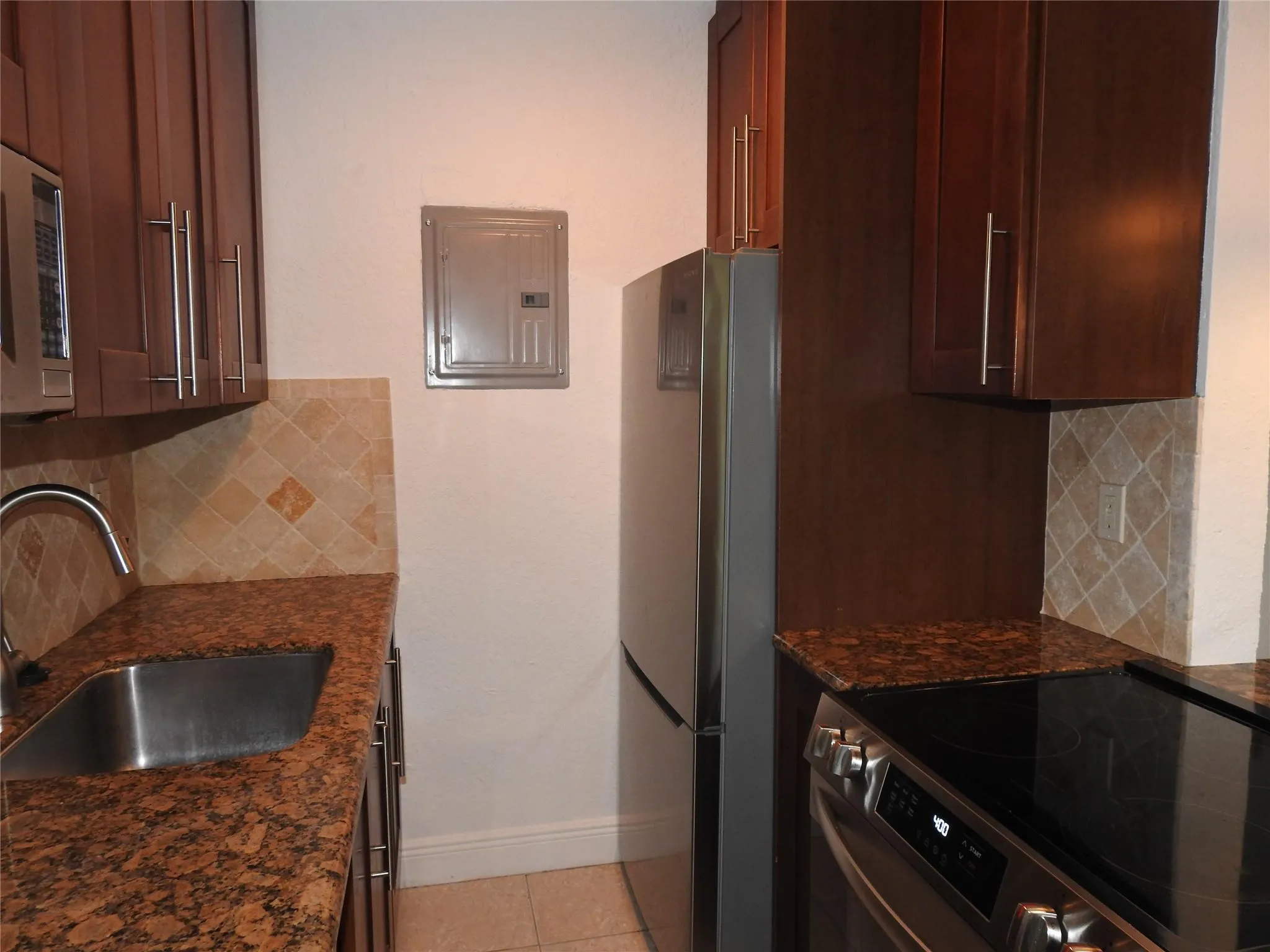 1311 NE 18th St, #202