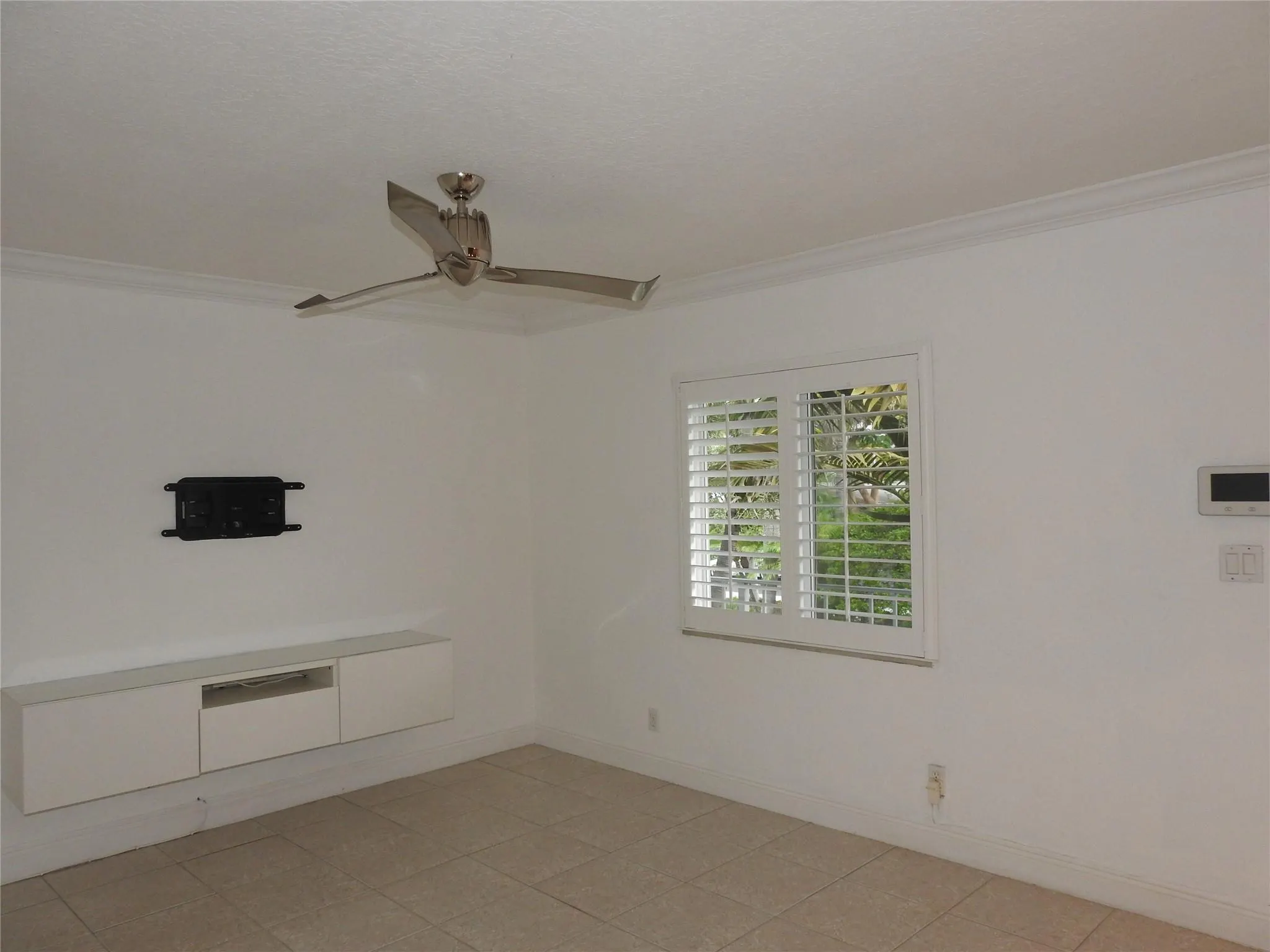 1311 NE 18th St, #202
