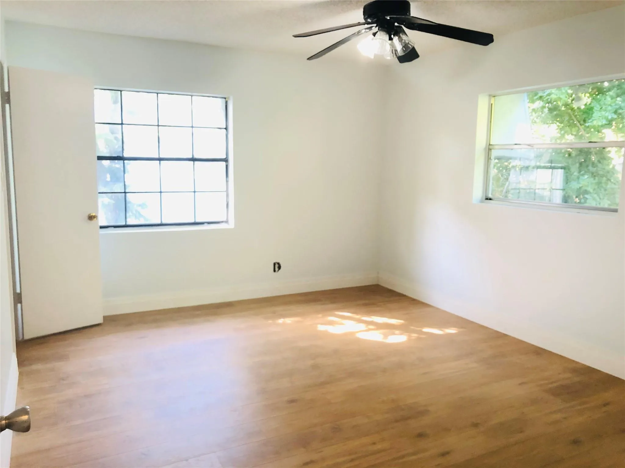 575 NW 41st St