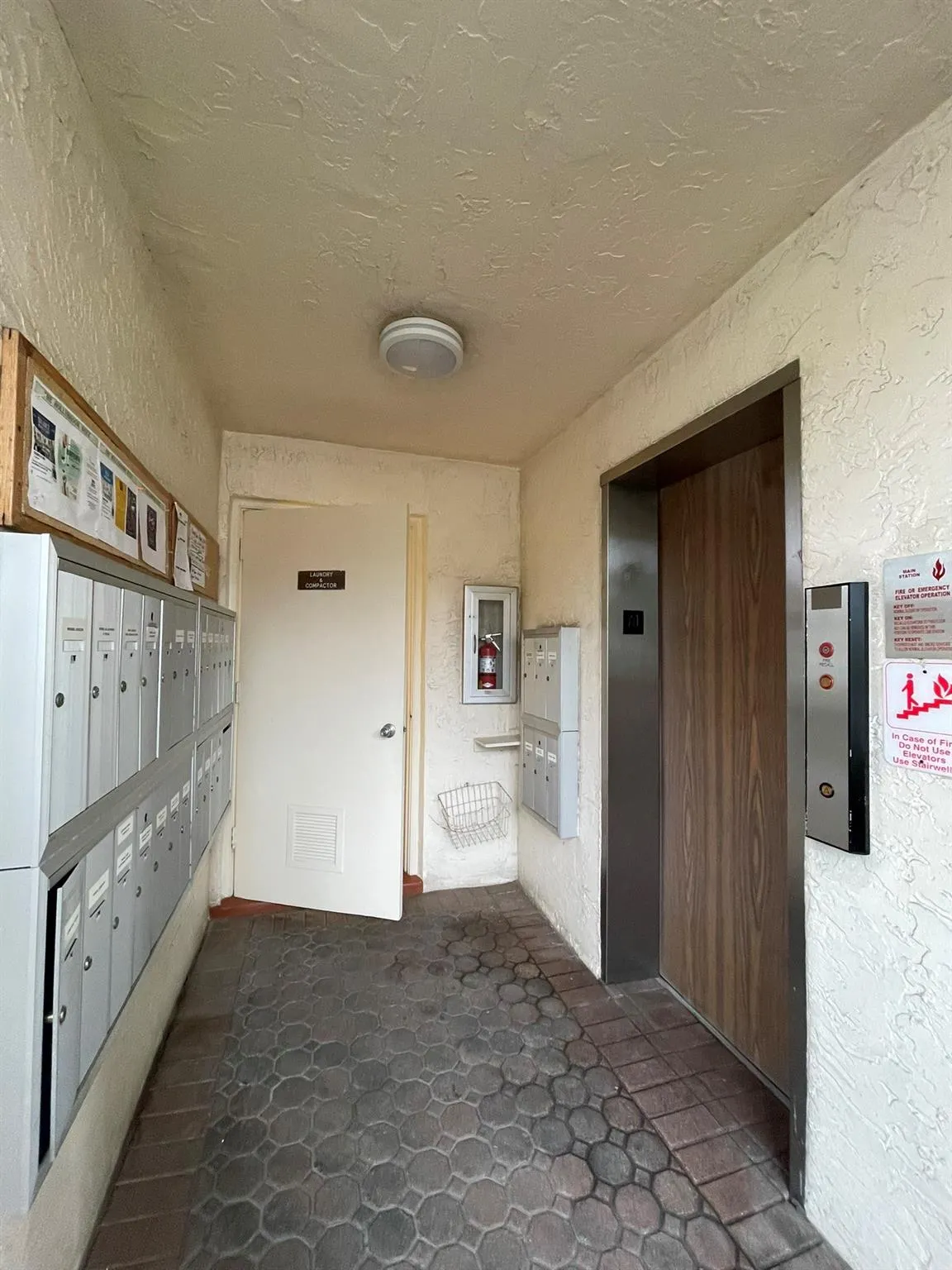 361 S Hollybrook Dr, #103