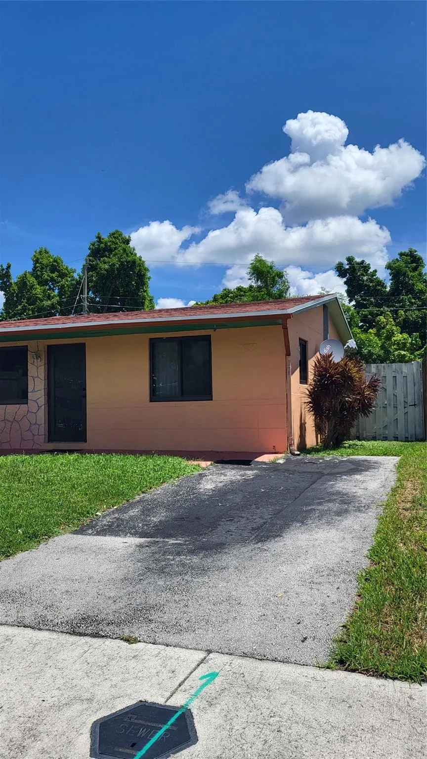 1936 SW 67th Ave