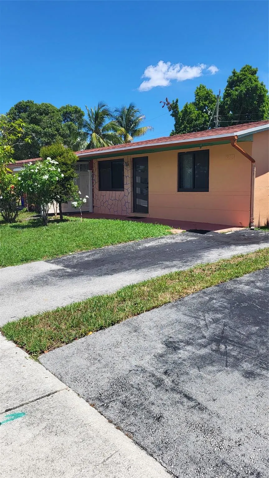 1936 SW 67th Ave