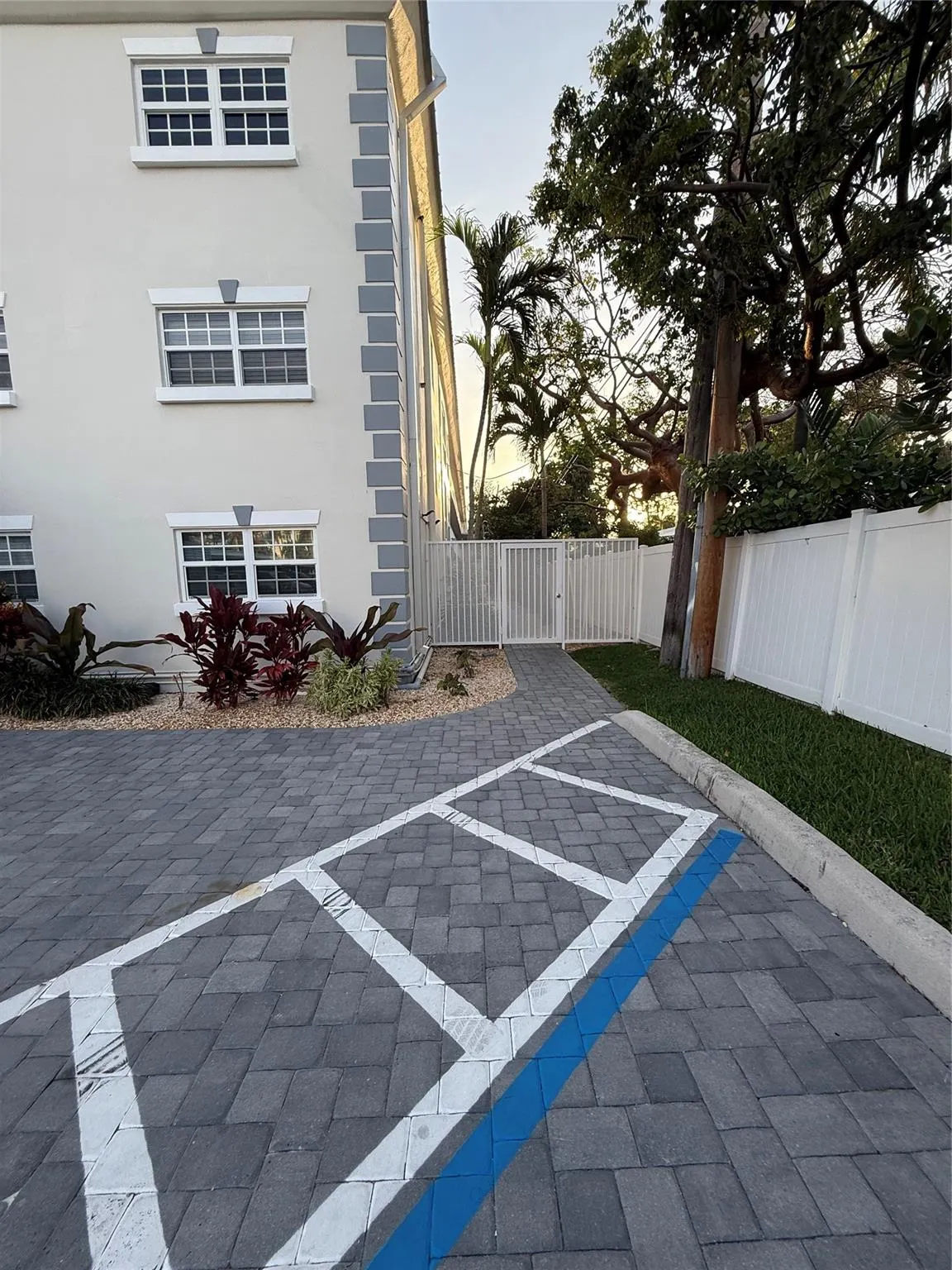 1439 S Ocean Blvd, #202
