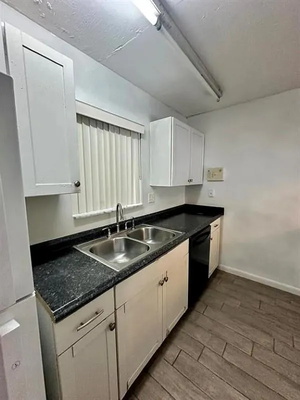 1720 N Congress, #211
