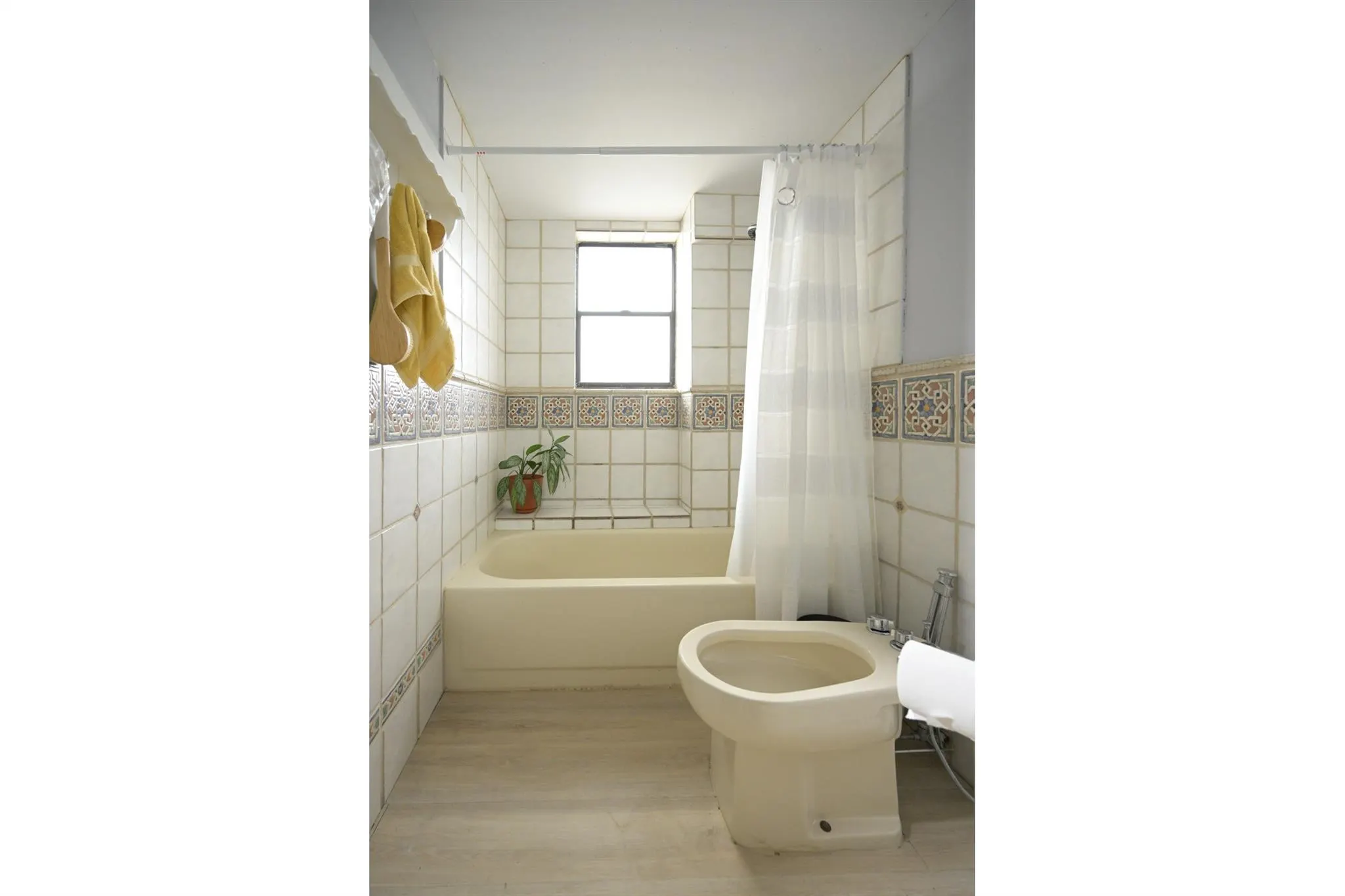 1775 Washington Ave, #5A