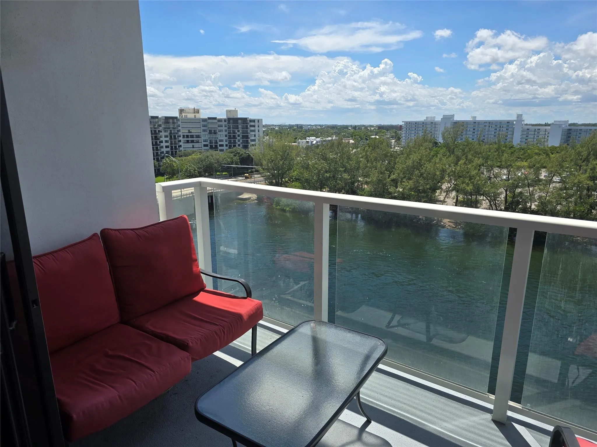1401 N Riverside Dr, #1007