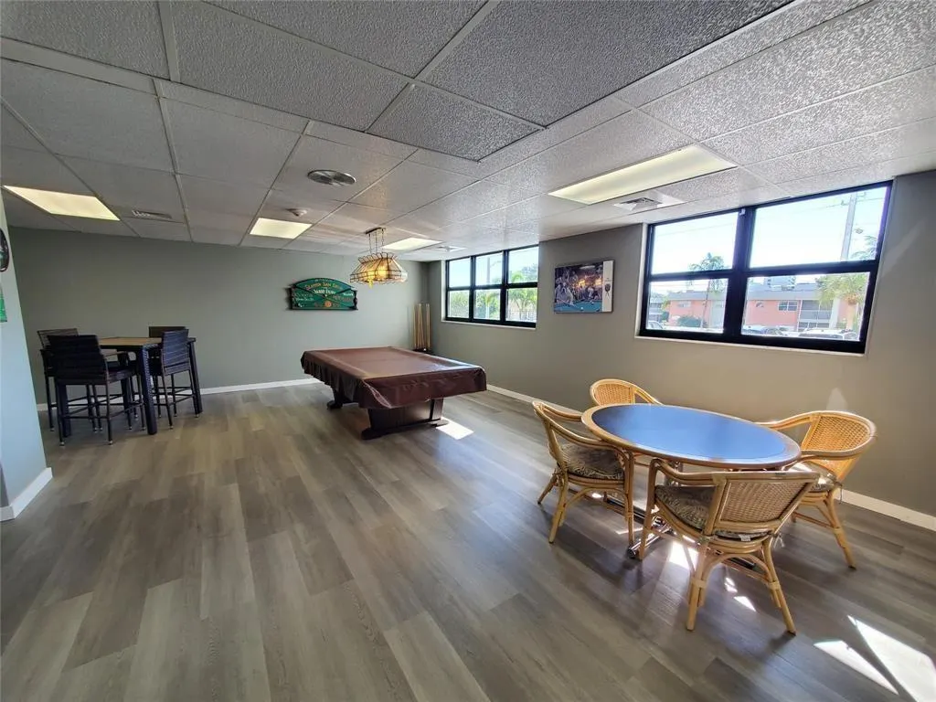 1401 N Riverside Dr, #1007