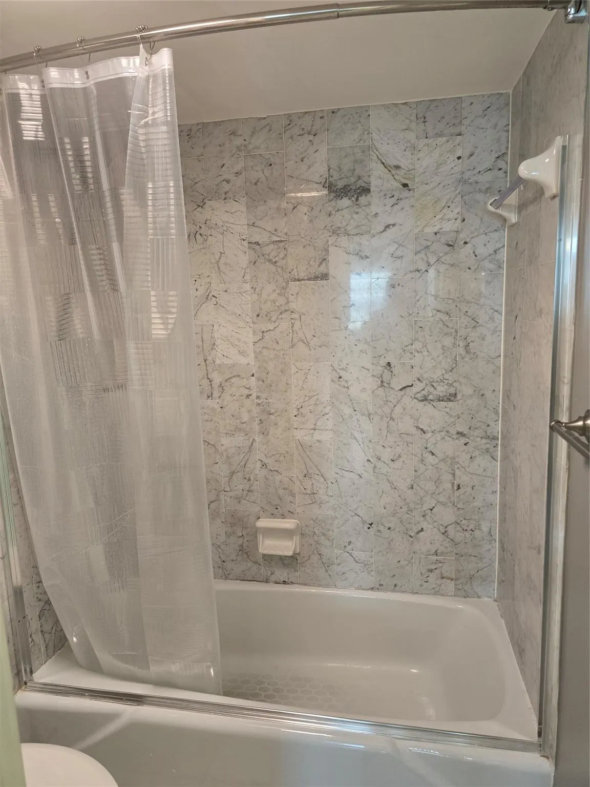 1401 N Riverside Dr, #1007