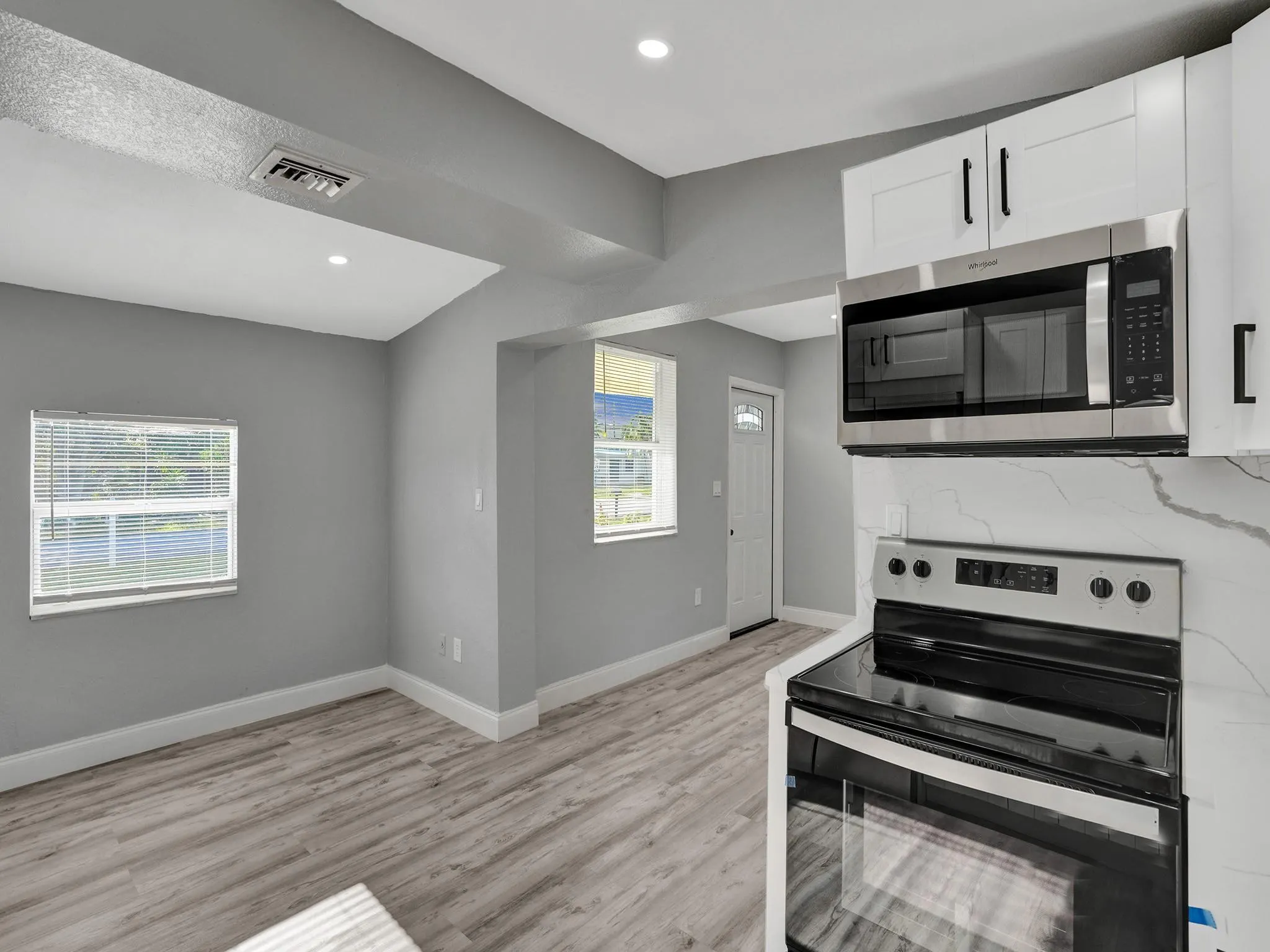 5231 NE 19th Ter