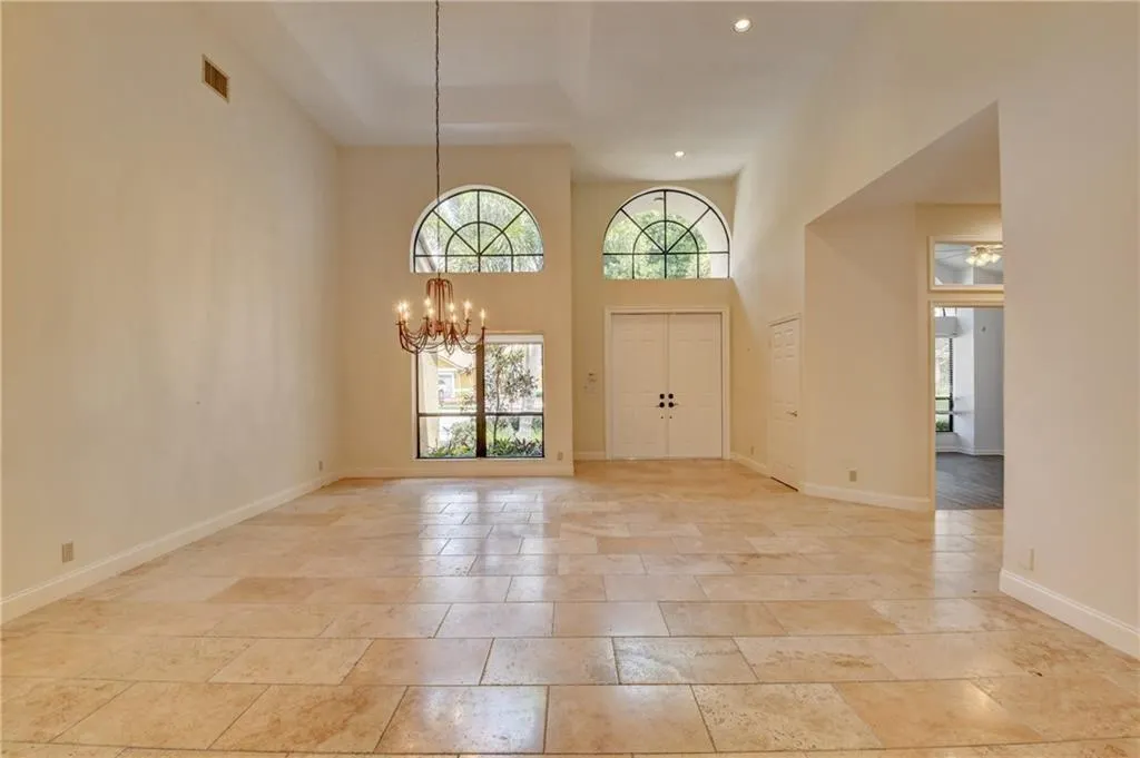 2700 NW 49th St