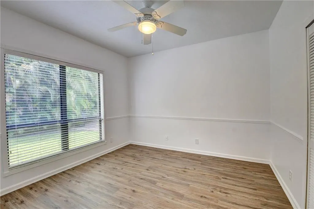 2700 NW 49th St