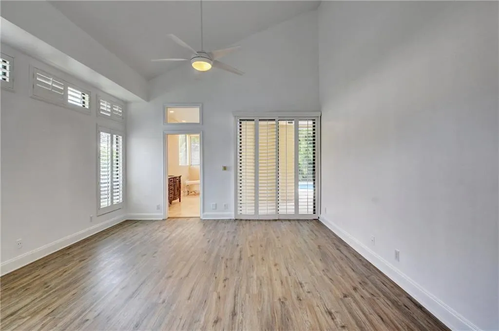 2700 NW 49th St